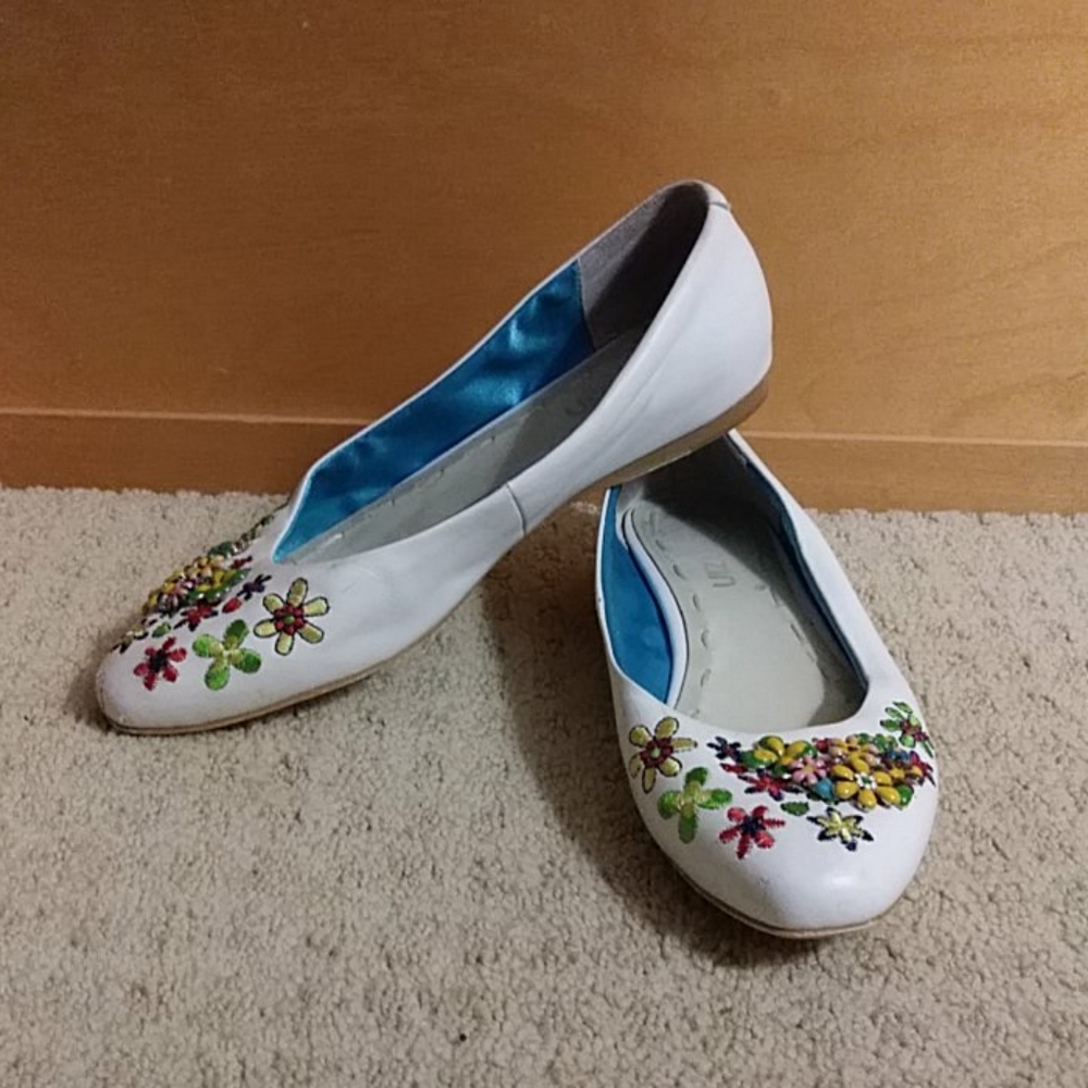 White and floral flats